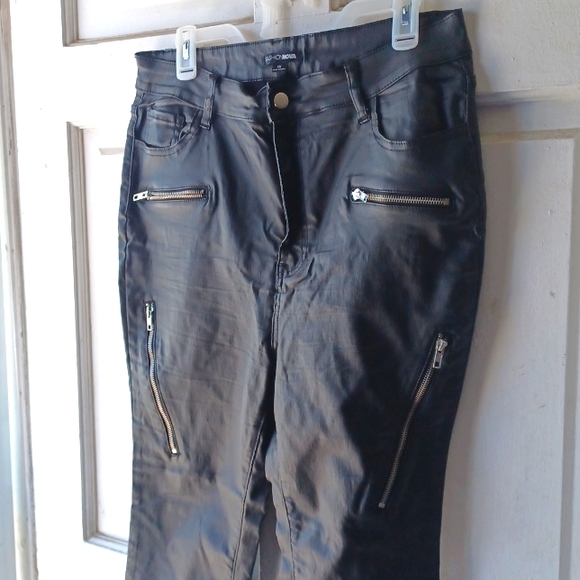 Fashion Nova Zipper Bkack Pants. Size 1X - Picture 2 of 7